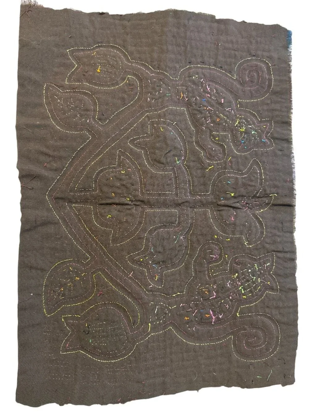 Handcrafted Mola Textile Art Panel With Lizard Design & Vibrant Colors On Burgun
